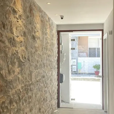 Apartment To Ble Künstlersteinhaus Mit Garten Barrierefrei Tirnavos