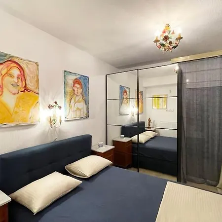 To Ble Künstlersteinhaus Mit Garten Barrierefrei * Tirnavos