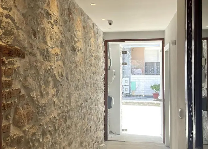 Apartmán To Ble Kuenstlersteinhaus Mit Garten Barrierefrei Tirnavos