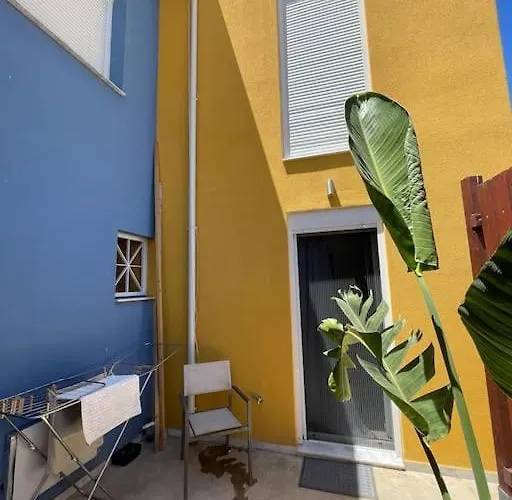 To Ble Kuenstlersteinhaus Mit Garten Barrierefrei Tirnavos